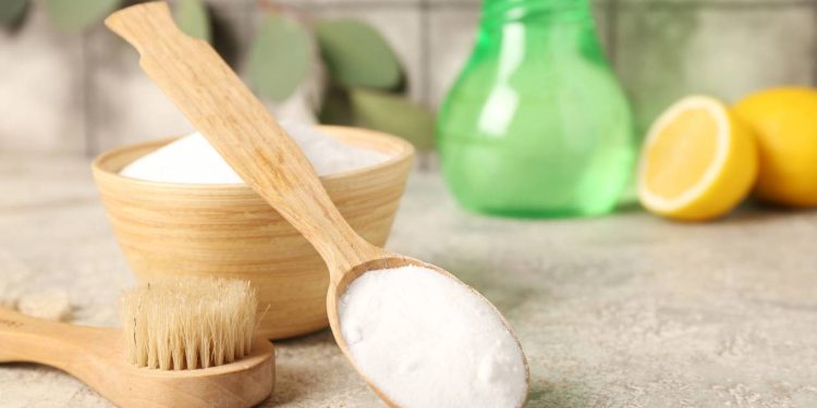 Como preparar a solução perfeita de bicarbonato e peróxido para sua limpeza doméstica