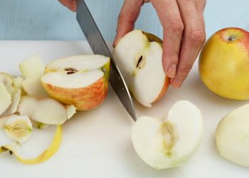 Você reaproveita cascas de maçã e perfuma o ambiente sem depender de aromatizador industrializado