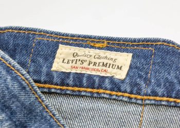Você sabe por que seus jeans tem costuras laranja?