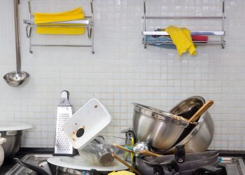 Sem água sanitária, nem detergente: como remover a gordura da sua cozinha, sem esforço e sem gastar