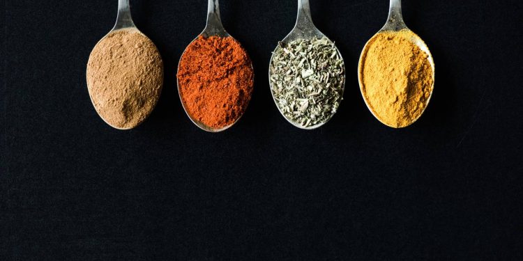 Curry tailandês, indiano e japonês? Saiba as diferenças