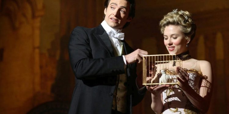 Cena do filme O Grande Truque (título original: The Prestige) (2006) – Fonte: Buena Vista Pictures (EUA); Warner Bros. Pictures (internacional) / Produção: Touchstone Pictures; Warner Bros. Pictures; Newmarket Films; Syncopy