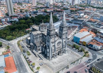 A cidade perfeita para quem busca praias paradisíacas e cultura rica
