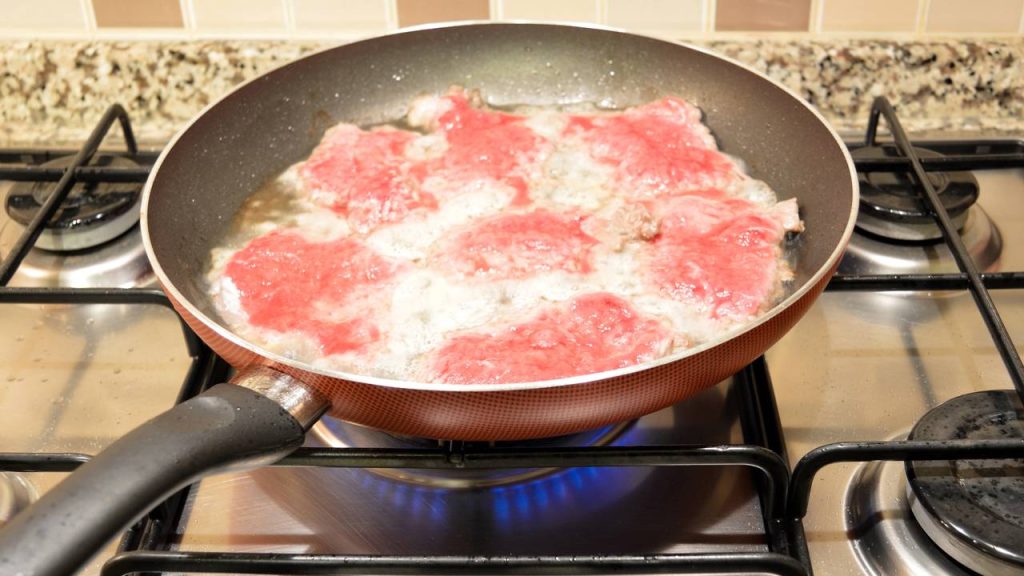 Formas caseiras de eliminar cheiro de fritura sem usar produtos químicos