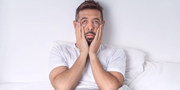 Por que você acorda de mau humor e o que o corpo tenta dizer?