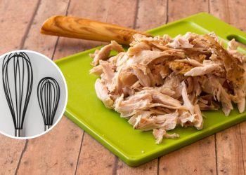 O truque pouco conhecido que desfia frango usando fouet