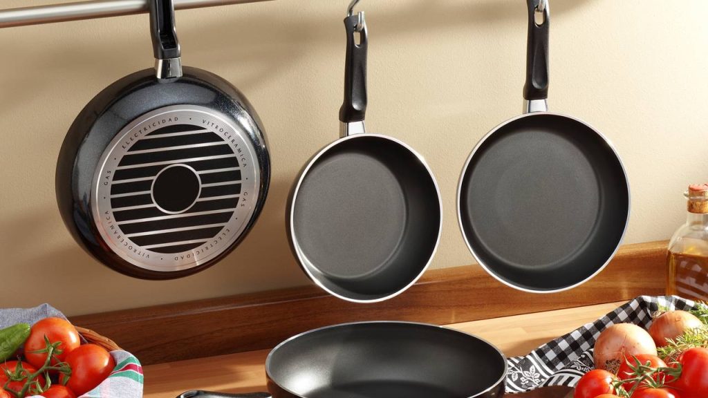 O método tradicional para limpar panelas de ferro com apenas 2 ingredientes