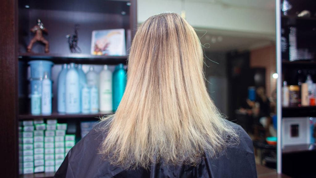 Você sabe de quanto em quanto tempo devemos cortar o cabelo? Veja o que diz uma cabeleireira