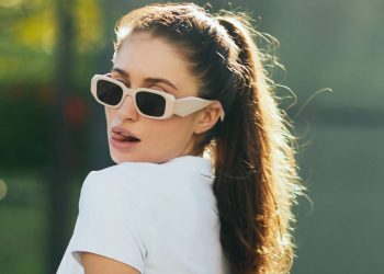 O acessório de cabelo que está bombando e prometendo ser o queridinho do verão