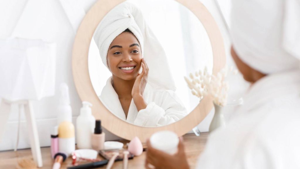 Nem base, nem corretivo: a pele perfeita começa na skincare