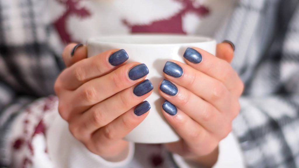 Oito cores de unhas que nunca saem de moda e deixam qualquer look mais elegante