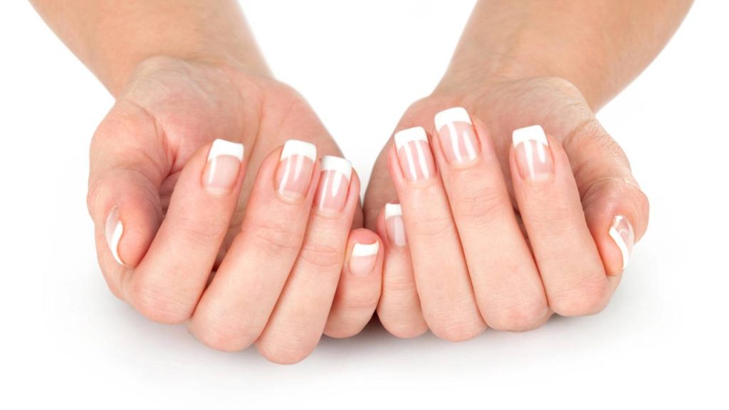 O que significa usar unhas quadradas, segundo a psicologia?