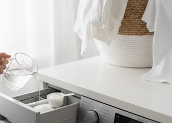 Como clarear roupas brancas com esses 2 ingredientes baratos sem danificar o tecido