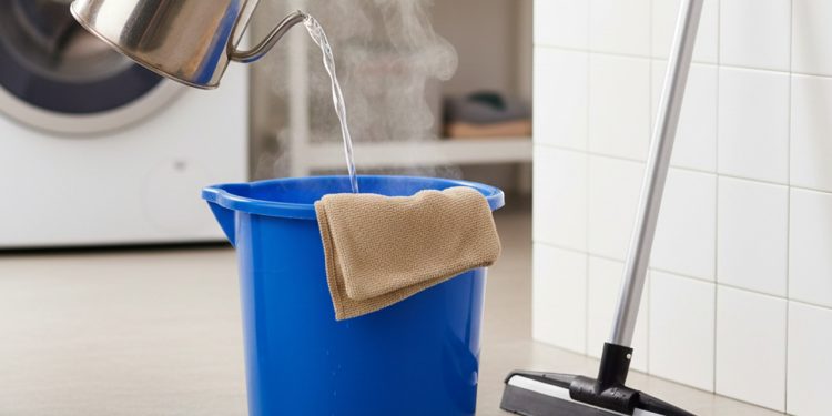 Faxina mais eficiente? Veja o efeito da água quente na limpeza do chão