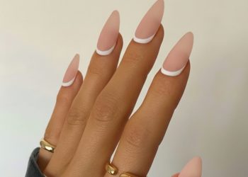 Unhas francesinha invertida são as tendências para você arrasar no Natal