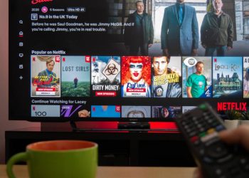 O filme da Netflix que começa leve e termina fazendo repensar o que é família