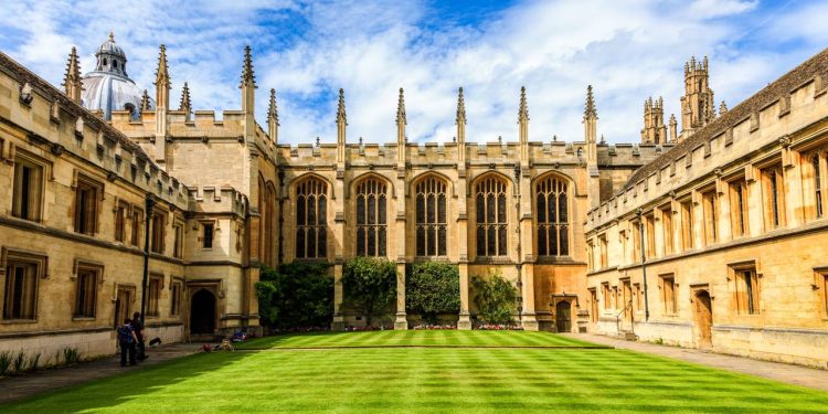 Oxford é mais antiga que o Império Asteca? Entenda por que essa comparação confunde tanta gente