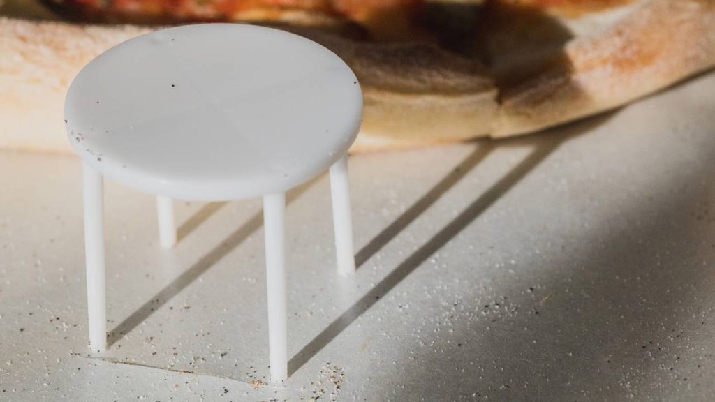 Poucos sabem: para que serve a “mesinha da pizza”?