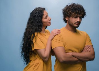 O que significa pedir desculpas excessivamente e como isso afeta a autoestima?