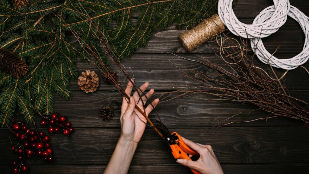 Essas ideias com garrafas podem mudar a decoração do seu natal com charme e afeto
