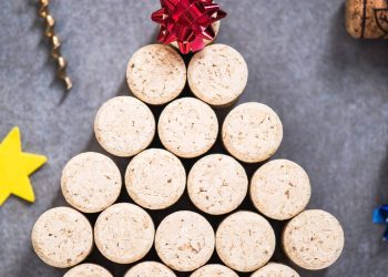 Pare de jogar rolhas fora: 3 ideias de decoração de Natal tão modernas que você vai querer fazer todas
