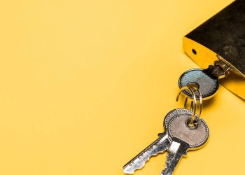 Poucos sabem: qual é a função do buraquinho do cadeado?