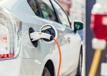 Quais os custos de manter um carro elétrico no Brasil em 2025/2026?