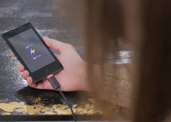 Um ajuste simples no celular pode fazer a bateria carregar mais rápido
