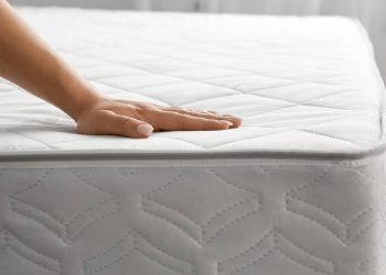 Truque de hotel cinco estrelas para deixar os colchões como novos em minutos