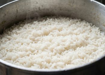 Eu coloquei esse ingrediente secreto no arroz e ele ficou soltinho e com gosto de restaurante