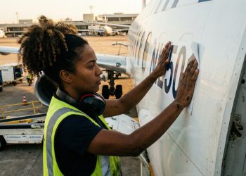 Por que quase todos os aviões são pintados de branco?