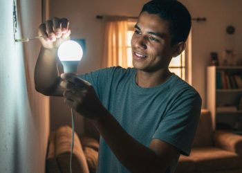 O pulo do gato da Lâmpada de LED queimada que volta a brilhar com um pingo de solda
