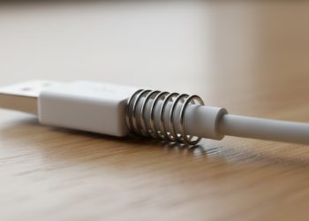 Como fazer o carregador de celular nunca mais quebrar perto da ponta