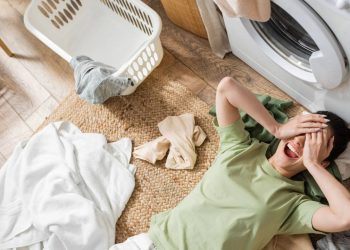 Conheça o truque da panqueca que virou tendência entre quem mora em apartamento e ama roupas limpas