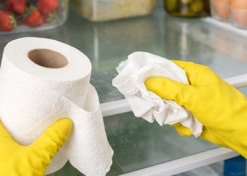 O segredo mais eficiente para manter a geladeira cheirosa