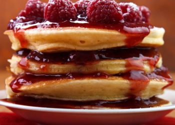 Panqueca americana irresistível com cobertura incrível