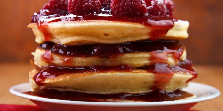 Panqueca americana irresistível com cobertura incrível