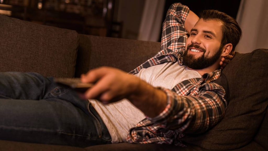 Por que você sempre volta à mesma série? A psicologia por trás das séries conforto em tempos de estresse