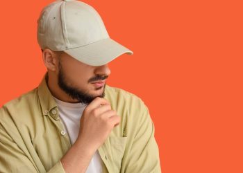 A psicologia explica o que o uso diário de boné diz sobre a sua identidade