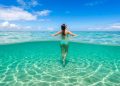 Piscinas naturais tão claras que parecem irreais, a praia eleita 10 vezes a melhor do Brasil fica a uma hora da capital