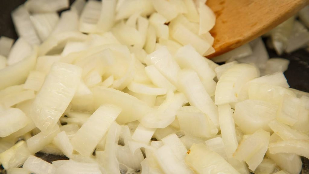 Poucos sabem: qual é a diferença entre a cebola branca e a cebola roxa?