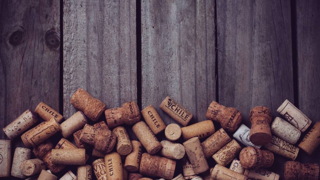 Poucos sabem: para que servem as rolhas de vinho?
