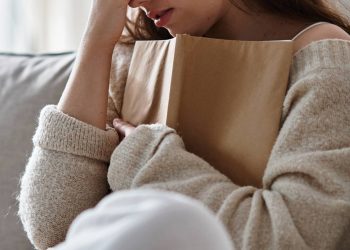 Pessoas que drenam sua energia: O limite psicológico que você precisa impor antes de adoecer