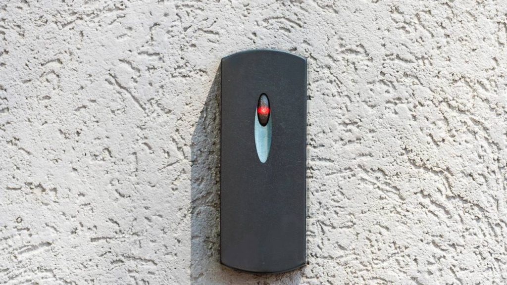 Sensores de presença estão mudando a forma de iluminar a casa e pouca gente percebe