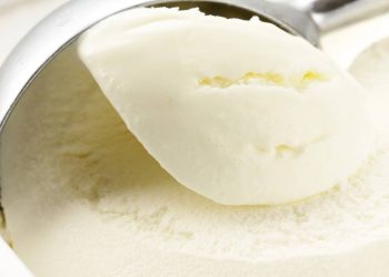 Como fazer sorvete caseiro barato e cremoso com apenas 3 ingredientes