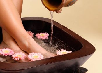Fiz esse spa dos pés caseiro e meu pé ficou macio como bumbum de neném