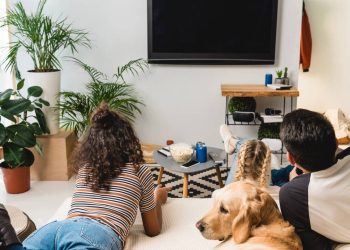 Veja quanto custa uma televisão com bom custo-benefício em 2025 e encha seu carrinho