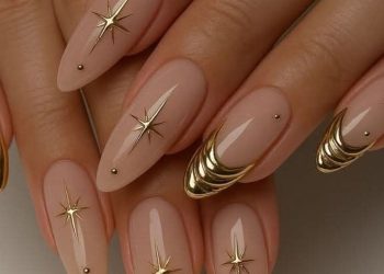 Nem nude, nem glitter: as unhas minimalistas que vão dominar (de verdade) os looks de Natal em 2025