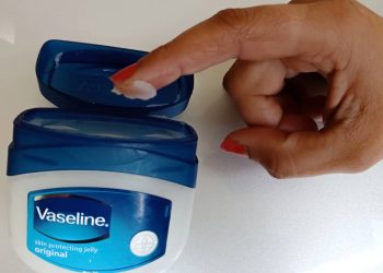 6 truques caseiros de beleza usando apenas vaselina