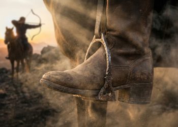O salto alto na verdade foi inventado pra homens usarem na guerra